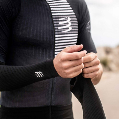 ▷ Manguitos compressport ultralight negro 21 por SOLO 30,00 €