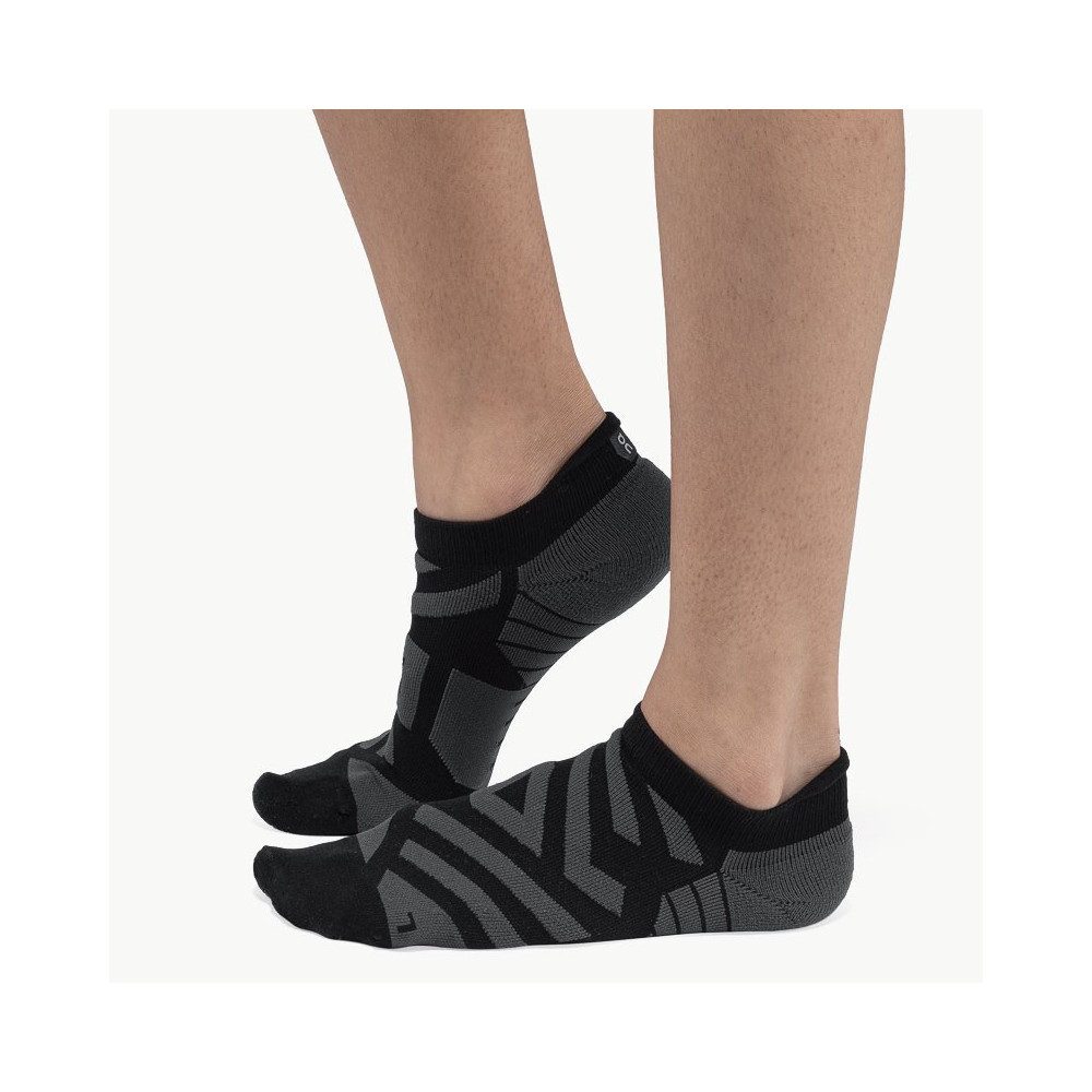 ▷ Calcetines on performance low sock w negro por SOLO 19,95 €