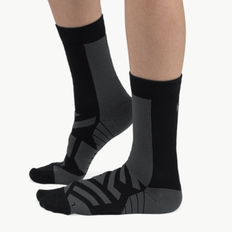 ▷ Calcetines on performance high sock w negro por SOLO 24,95 €