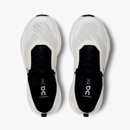 ▷ On cloudnova x w white/black por SOLO 170,00 €