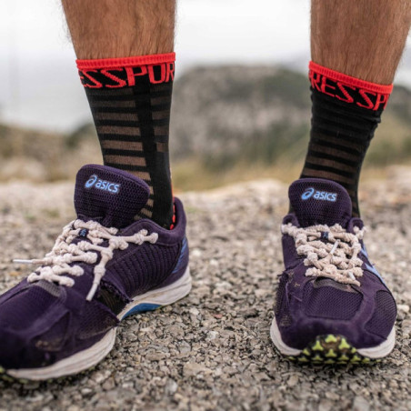 ▷ Calcetines compressport pro racing v3 ultralight run high negro/rojo for only 13,50 €