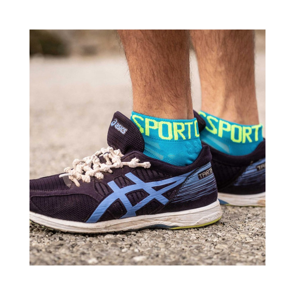 ▷ Calcetines compressport pro racing v3 ultralight run low azul flÚor for only 13,50 €